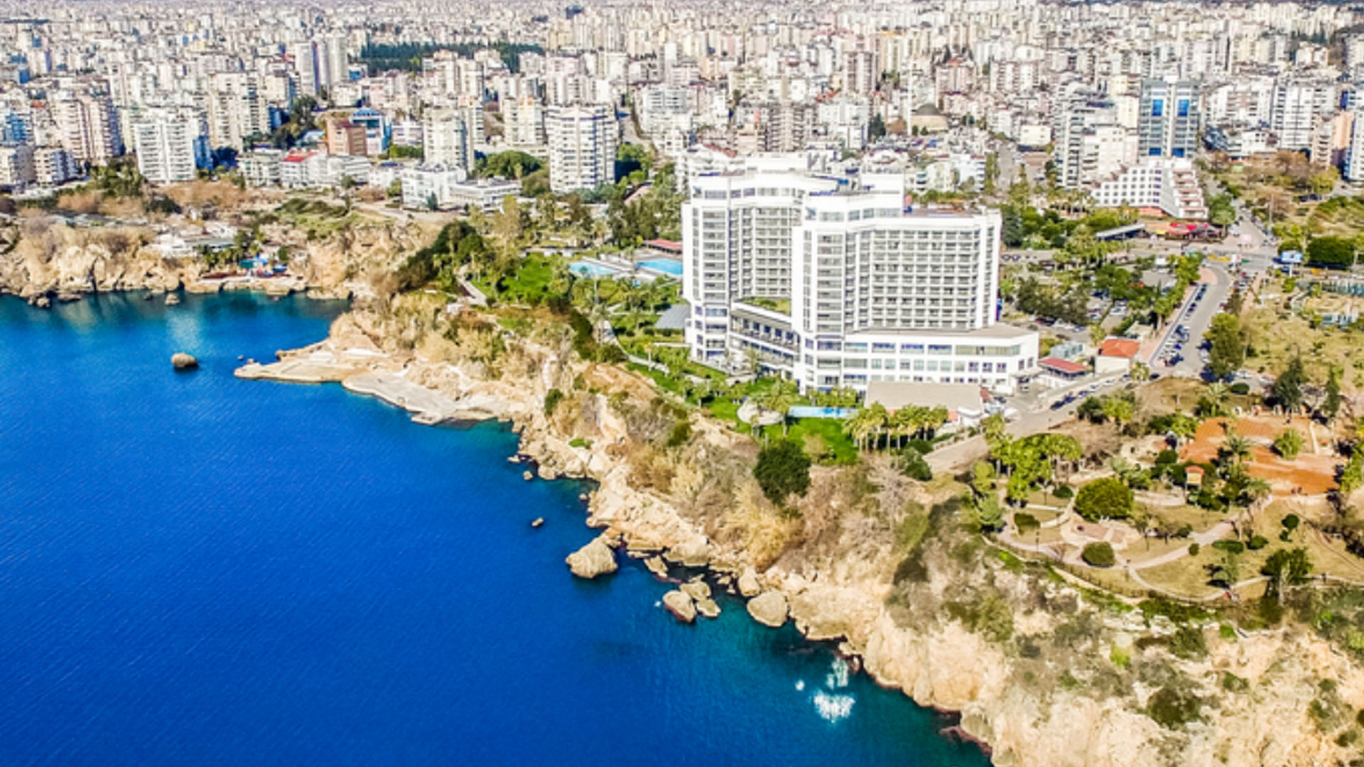 Antalya Kira Fiyatları Neden Yüksek?